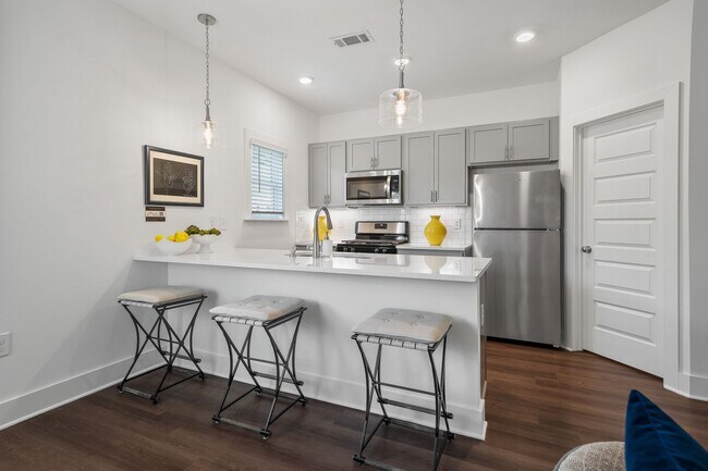 Foto del edificio - New Construction - 2 Bedroom Home in Premi...