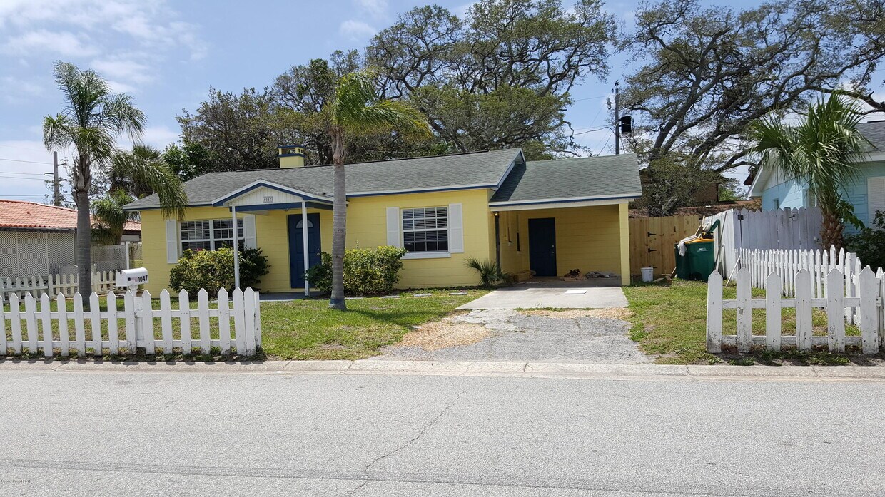 Foto principal - 1047 Riverdale Dr