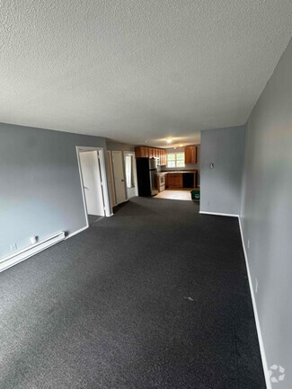 Building Photo - 12 -12A Hartford Tpke