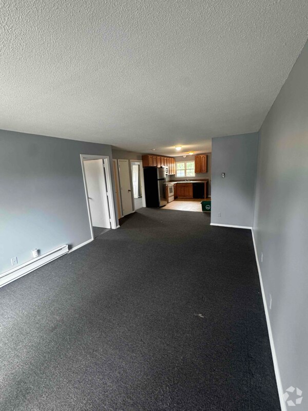 Building Photo - 12 -12A Hartford Tpke