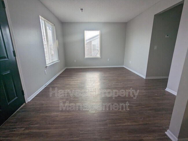 Foto del edificio - 340 Rock Rd Ct