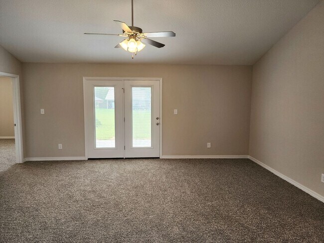 Building Photo - Corner lot 3/2 home in Elberta