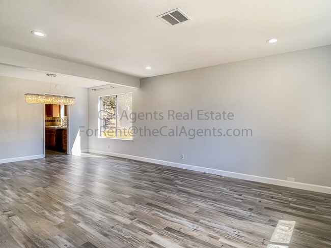 Foto del edificio - 3600 Siskiyou Ct