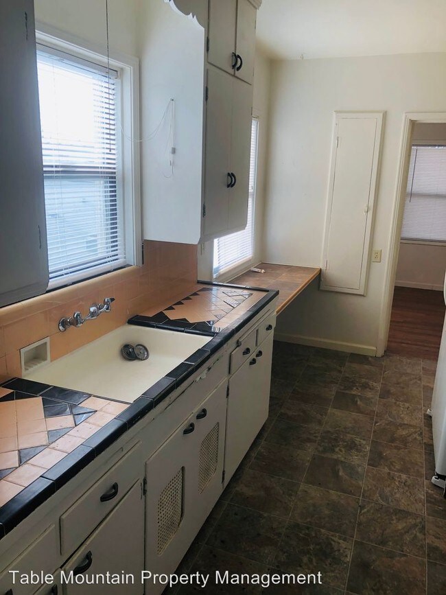 Building Photo - 1 br, 1 bath Apartment - 1204 Washington Ave