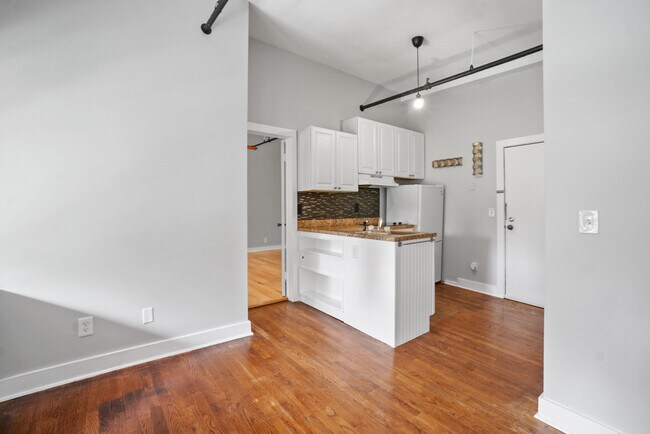 Building Photo - 310 S Dixie Hwy