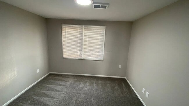 Foto del edificio - 7405 Montgall Ave