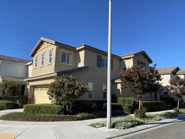 Foto del edificio - Beautiful large 3 bedroom home in Eastvale!