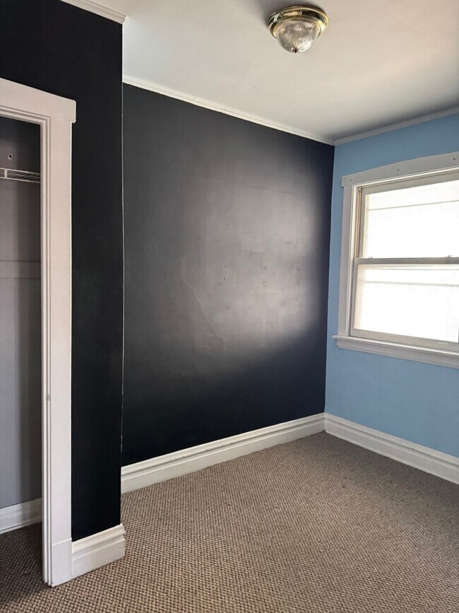 Building Photo - 4741 N Kilbourn Ave