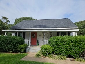Building Photo - 463 Berry Rd