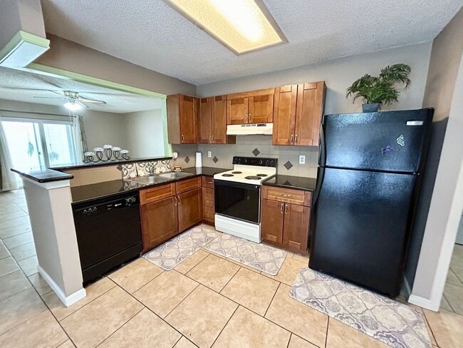 Building Photo - 3BED/2BATH Home for lease!