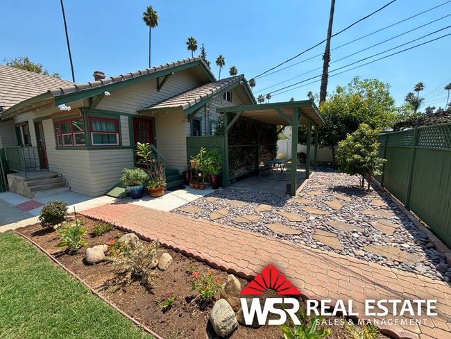 Building Photo - Prime Riverside Location in Wood Streets A...