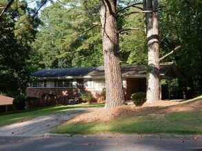 Building Photo - 3242 Briarwood Blvd