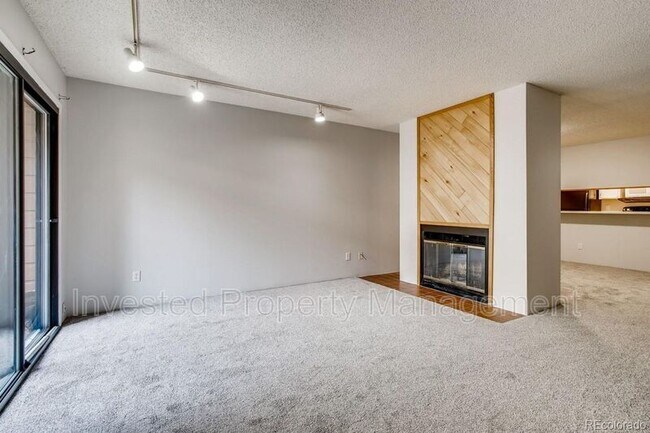 Foto del edificio - 540 S Forest St