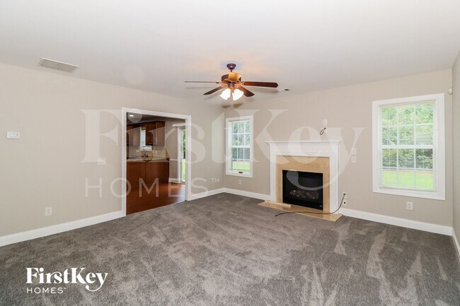 Building Photo - 4033 Pond Edge Rd SW