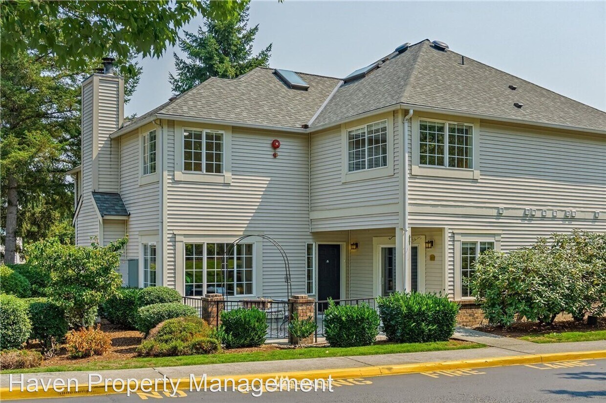 Primary Photo - 2 br, 2.5 bath House - 10909 Avondale Road...
