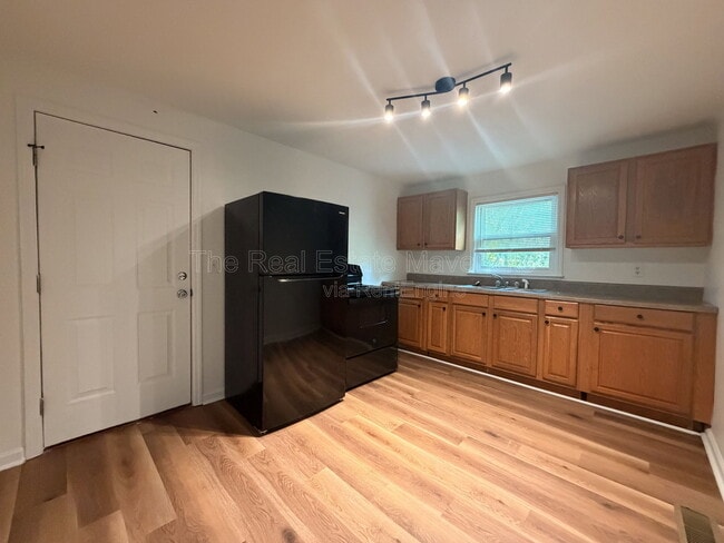 Foto del edificio - 1080 E Elmwood Dr