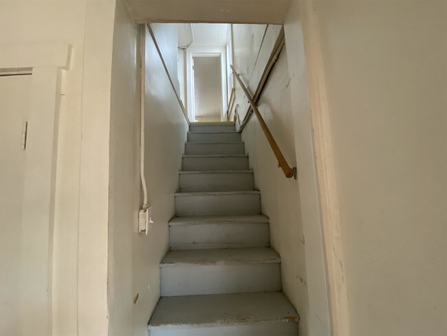 Building Photo - 502 S Almon St
