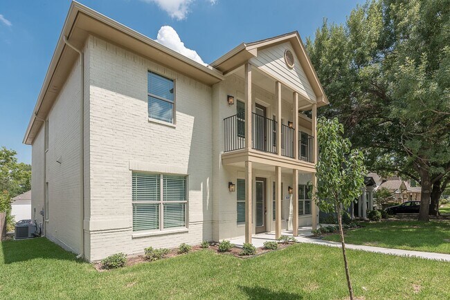 Foto del edificio - 2539 Rogers Ave