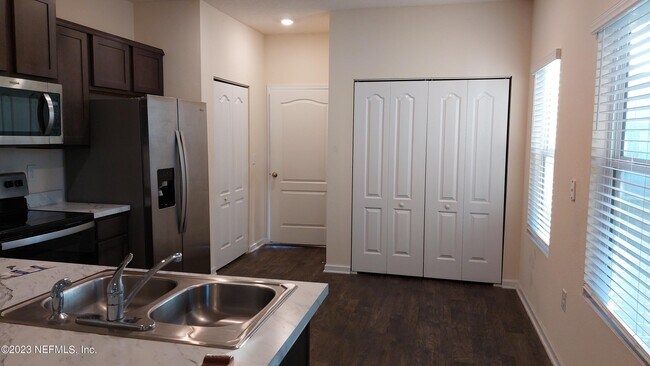 Building Photo - 7853 Echo Springs Rd