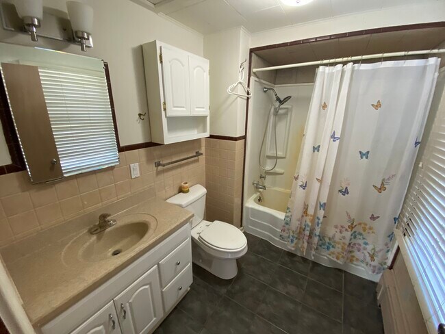 Foto del edificio - 27844 W Grass Lake Rd