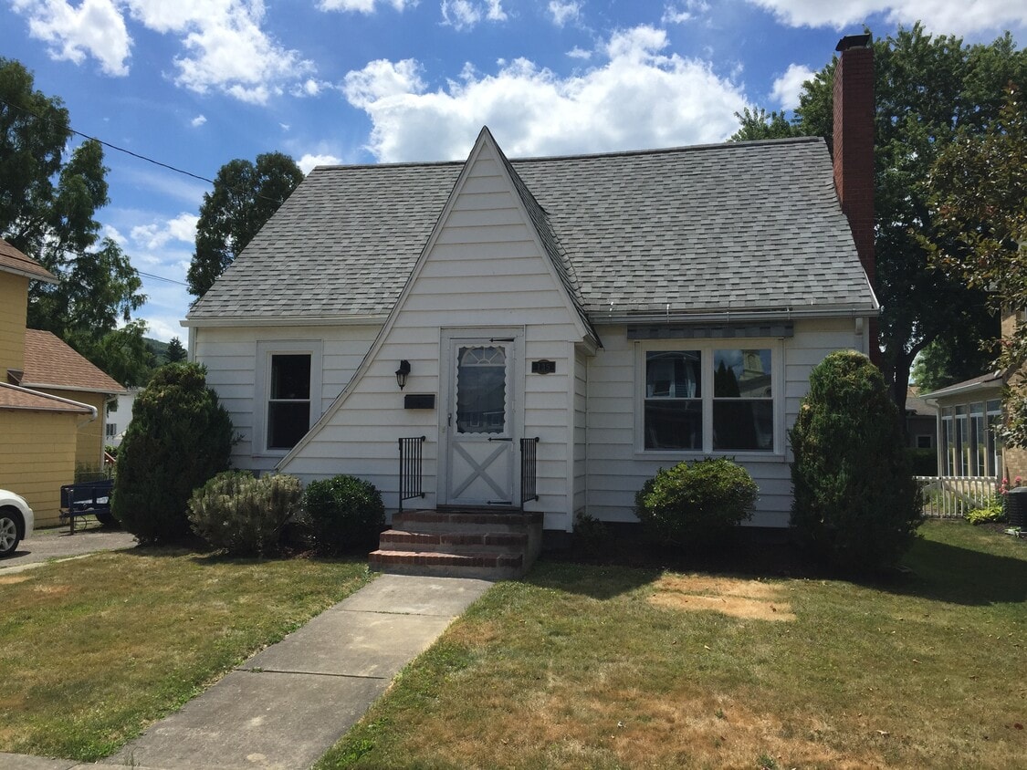 135 Pritchard Ave, Corning, NY 14830 House Rental in Corning, NY