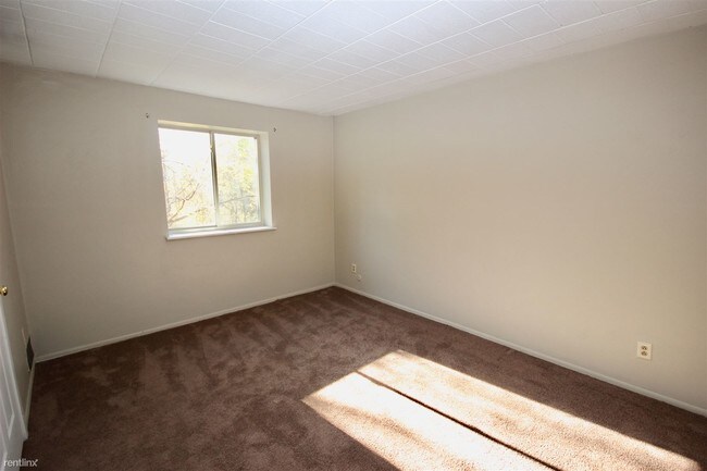 1954 Amato Dr North Versailles Pa 15137 Apartment For Rent In North Versailles Pa Apartments Com