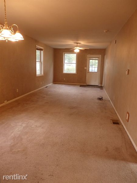 Building Photo - 1267 Langeland Ave