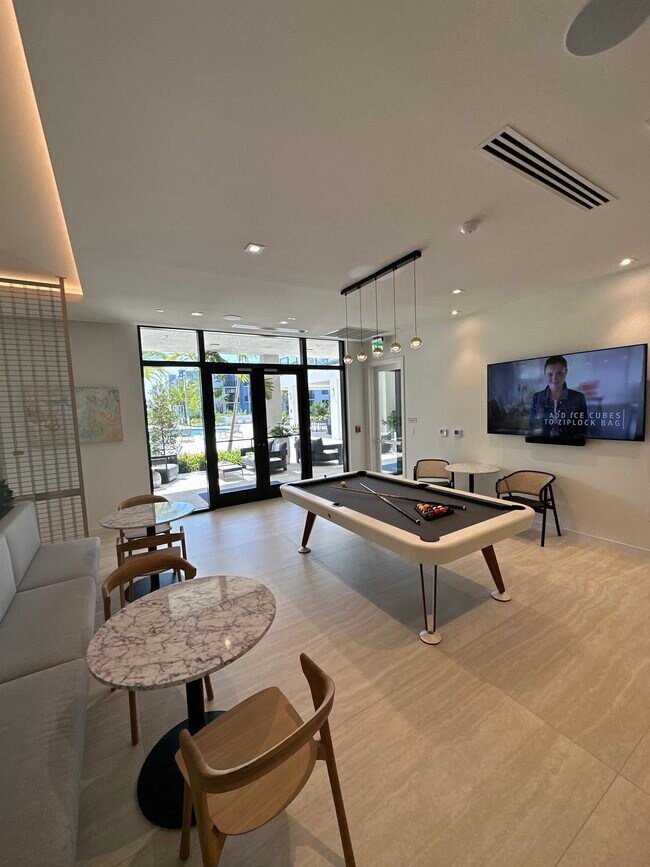 Foto del edificio - 7230 W 2nd Ln