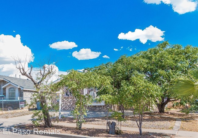 Building Photo - 3 br, 1 bath House - 11936 King's Crest