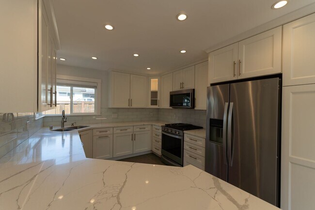 Foto del edificio - Remodeled Pacific Grove 2-Bedroom with Gourmet Kitchen