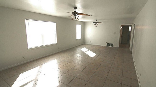 Building Photo - 8910 Ilona Ln