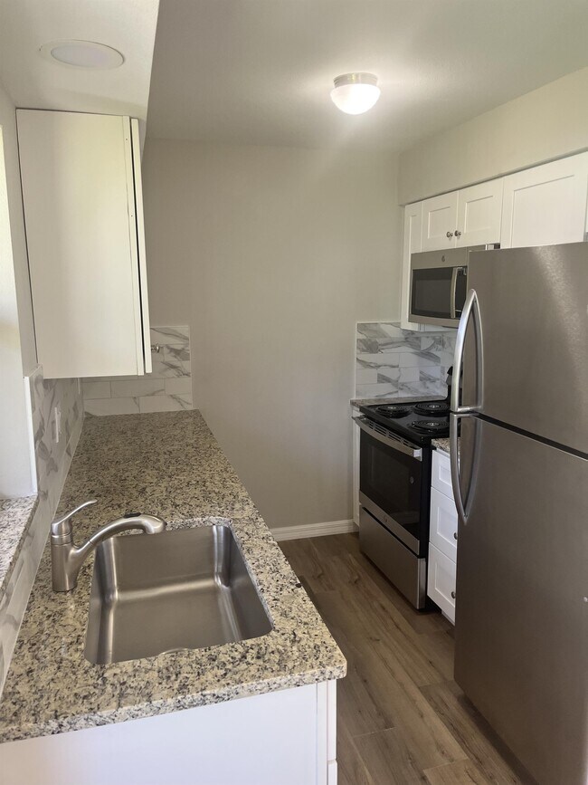 Foto del edificio - 5302 S Lockwood Ridge Rd