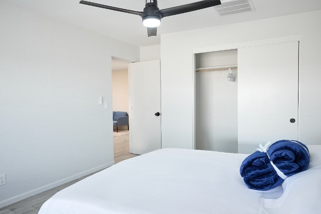 Photo - 1630 E 12th St House