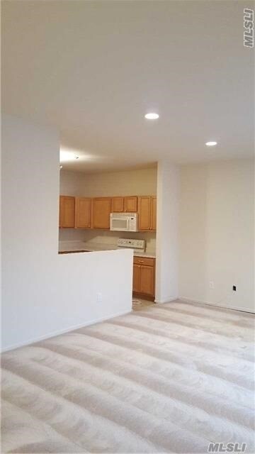Building Photo - 821 Narragansett Villas Dr