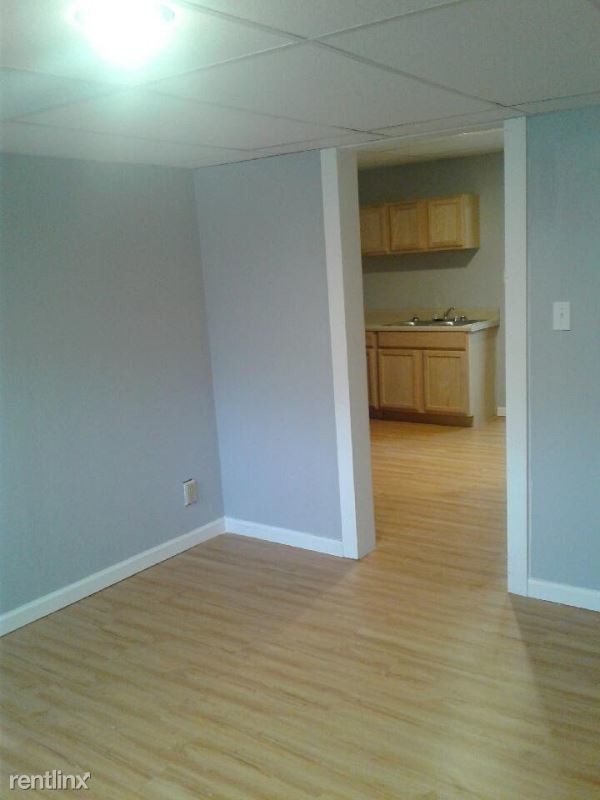 Primary Photo - 303 S Poplar St