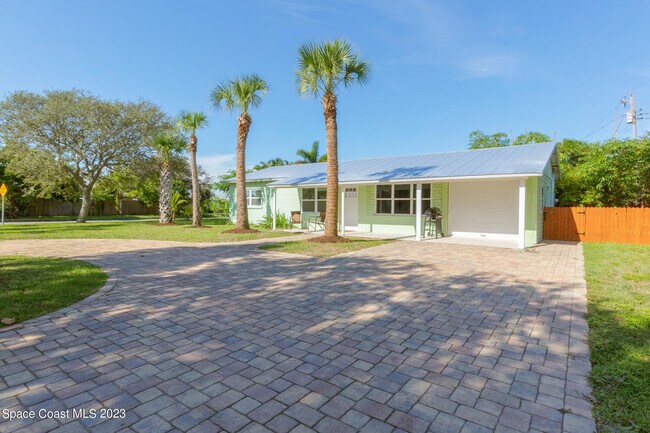 Foto del edificio - 2040 Palm Ave