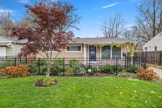 Building Photo - 268 Edgewood Dr