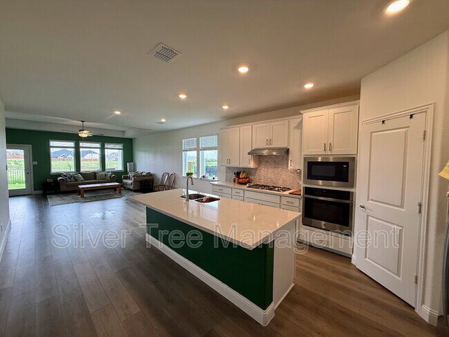 Foto del edificio - 14728 Ledger Ln