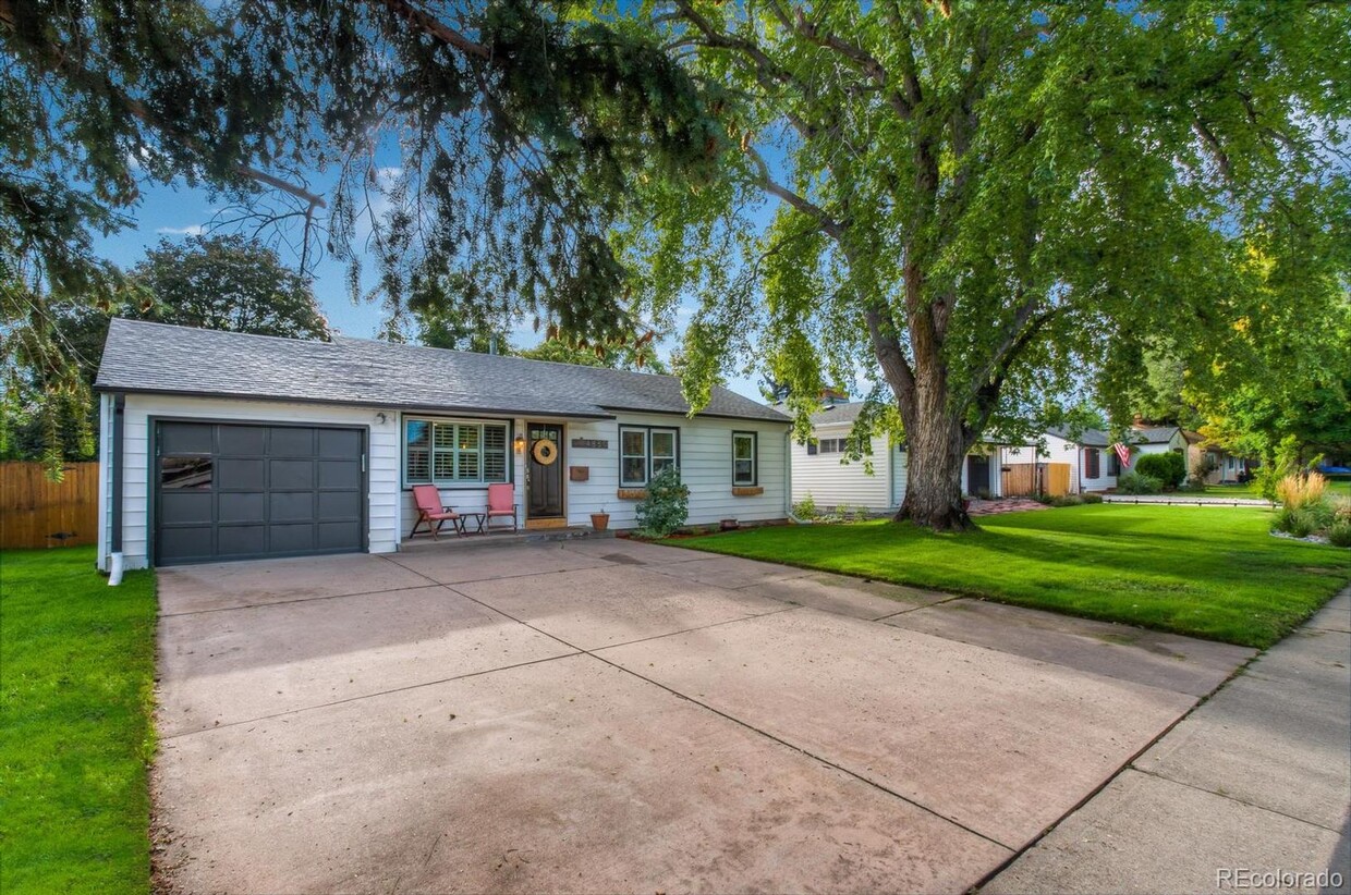 Primary Photo - Fantastic Englewood Ranch- Available in May