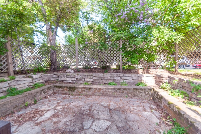 Building Photo - 2212 Harriet #1