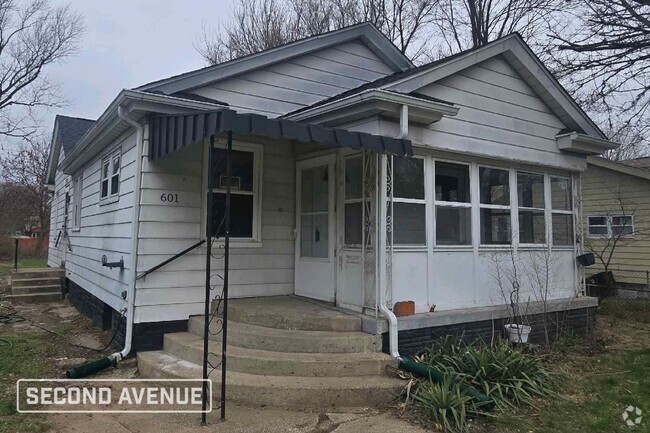 Building Photo - 601 S 30th St