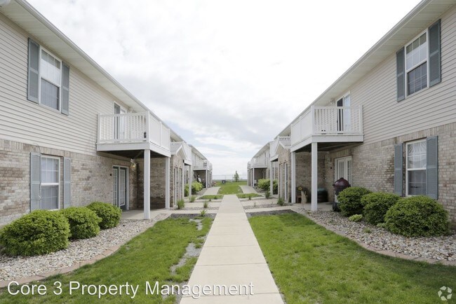 Building Photo - 1101 Ekstam Dr