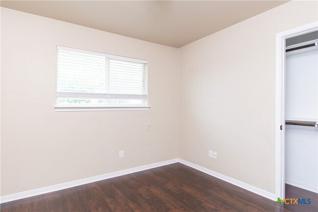 Foto del edificio - 1102 Grace Point Dr