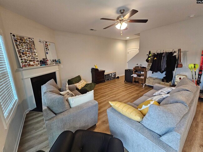 Foto del edificio - 735 Bustling Br Ln