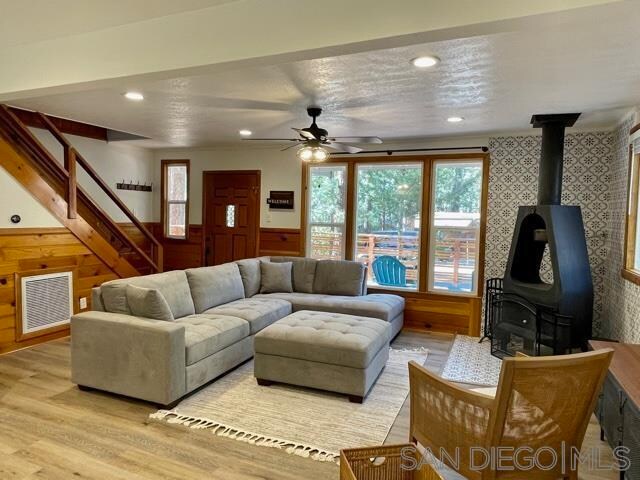 Foto del edificio - 41489 Comstock Ln
