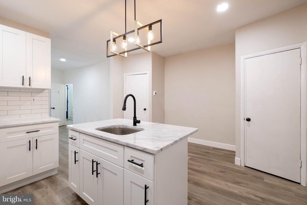 Foto principal - 4323 Cottman Ave