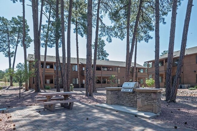 Building Photo - 200 E Malibu Dr