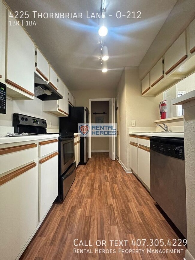 Photo - 4225 Thornbriar Ln House