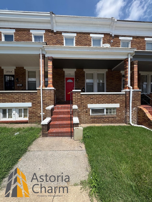 Photo - 2756 Pelham Ave