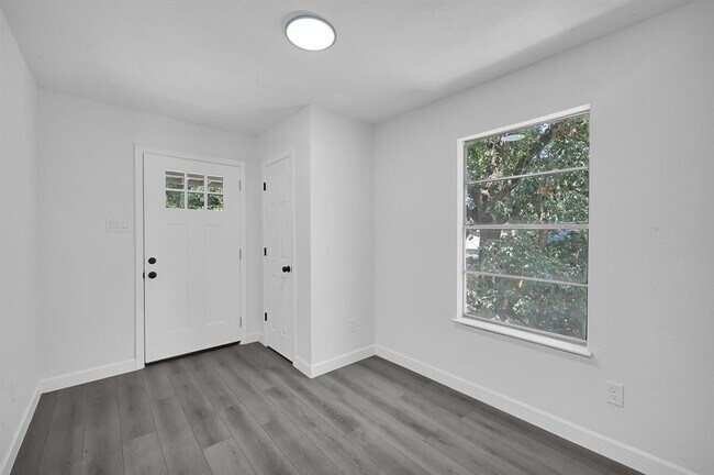 Building Photo - 14622 Moss Creek Ln